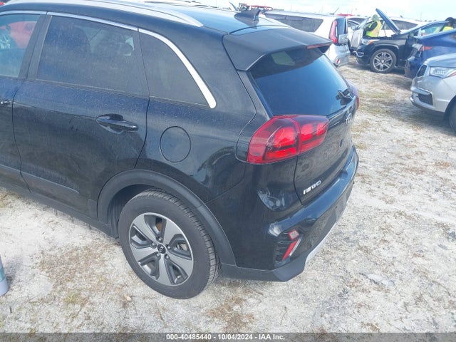 KNDCB3LC2M5469226 KIA NIRO LX