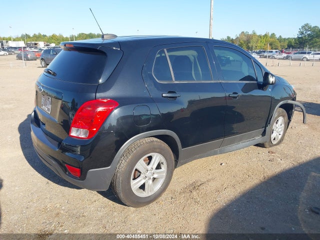 Chevrolet TRAX LS 2019 3GNCJKSB0KL286577 Image 4
