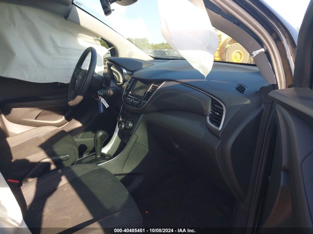 Chevrolet TRAX LS 2019 3GNCJKSB0KL286577 Image 5