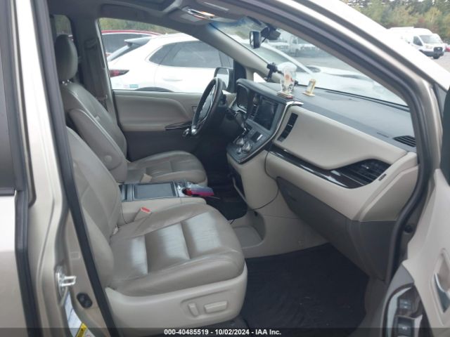 5TDDZ3DC7HS184567 Toyota Sienna Xle 7 Passenger