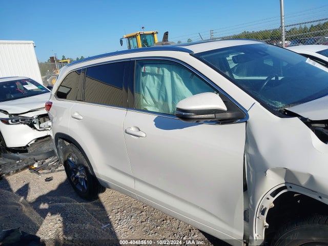 Toyota Highlander Limited Platinum 2018 5TDYZRFH5JS254909 Image 13