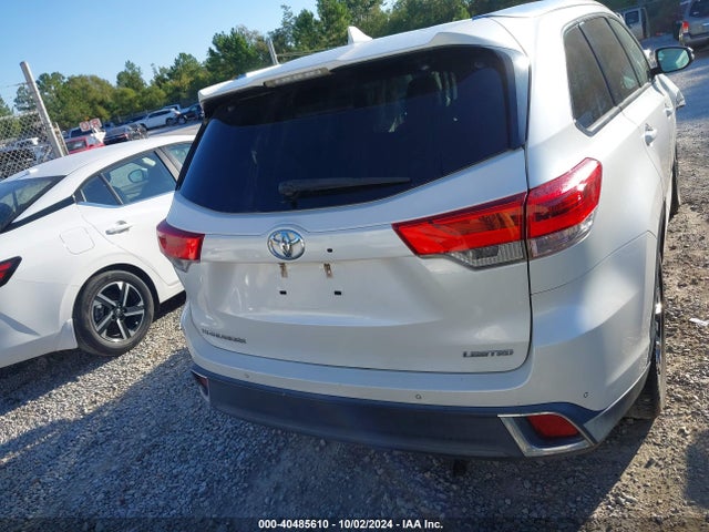 Toyota Highlander Limited Platinum 2018 5TDYZRFH5JS254909 Image 16