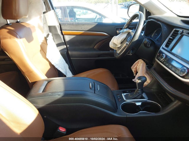 Toyota Highlander Limited Platinum 2018 5TDYZRFH5JS254909 Image 5