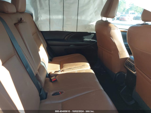Toyota Highlander Limited Platinum 2018 5TDYZRFH5JS254909 Image 8