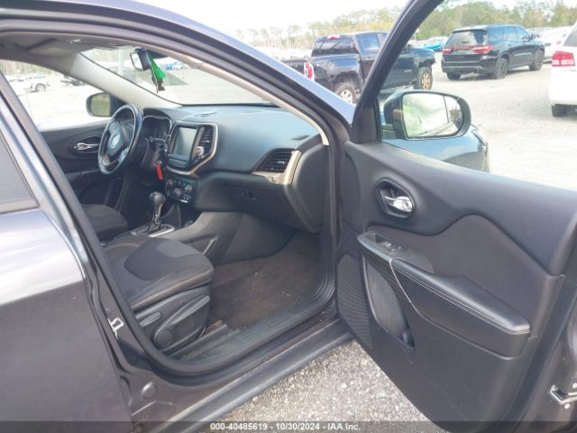1C4PJLCB0FW722522 Jeep Cherokee Latitude Altitude
