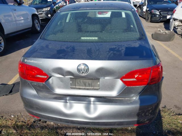 3VW2K7AJ7EM256477 Volkswagen Jetta 2.0l S