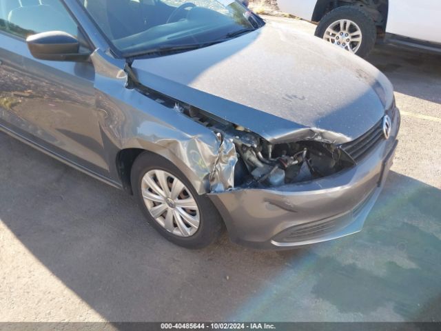 3VW2K7AJ7EM256477 Volkswagen Jetta 2.0l S