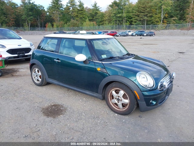 2009 MINI COOPER WMWMF33589TW74706 Photo 0