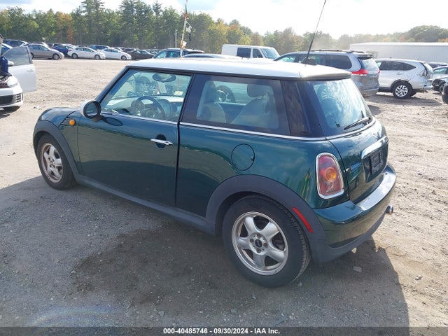 2009 MINI COOPER WMWMF33589TW74706 Photo 2
