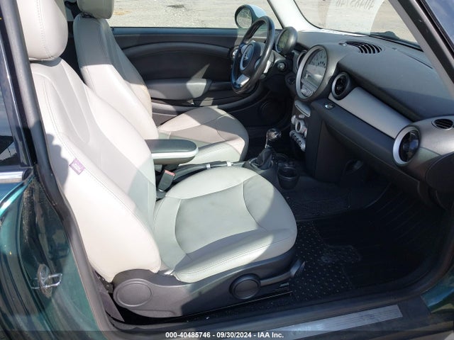 2009 MINI COOPER WMWMF33589TW74706 Photo 4