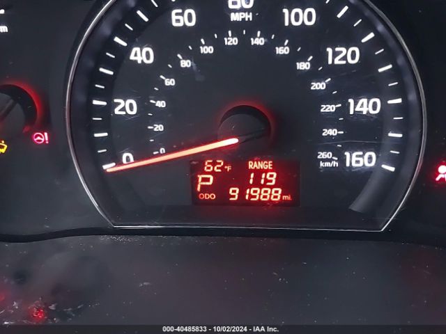 5XYKTCA6XFG644645 KIA SORENTO LX