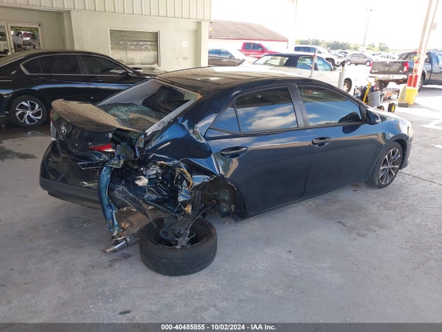 Toyota COROLLA SE 2018 5YFBURHE0JP747638 Image 4