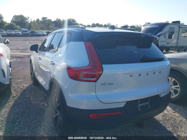 2021 VOLVO XC40 YV4162UM5M2459379 Photo 2