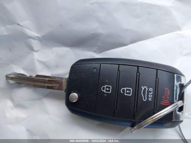 3KPFL4A75JE275652 KIA FORTE S