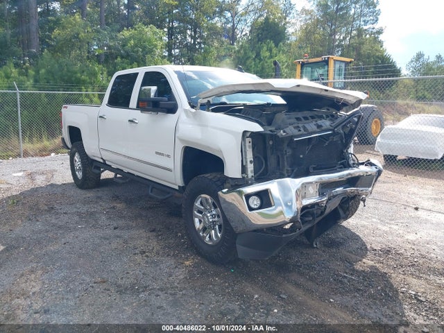 2018 1GC1KWEY5JF279878 main image