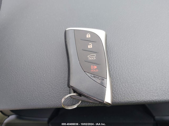JTJAM7BXXP5342111 Lexus 460 Premium