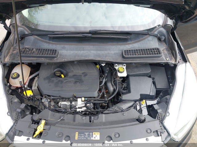 1FMCU9GD0HUC25355 Ford ESCAPE SE
