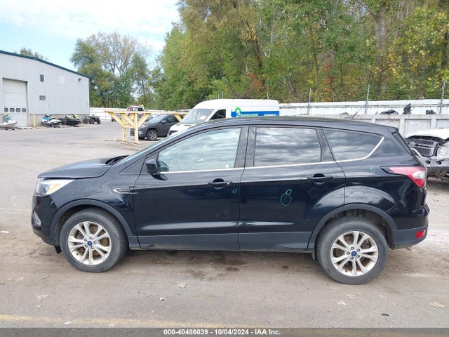 1FMCU9GD0HUC25355 Ford ESCAPE SE