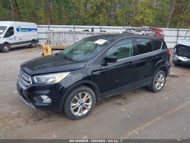 1FMCU9GD0HUC25355 Ford ESCAPE SE