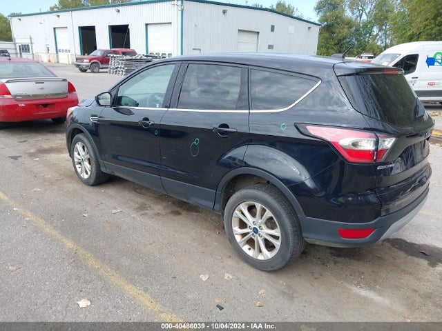 1FMCU9GD0HUC25355 Ford ESCAPE SE