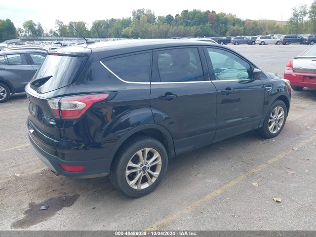 1FMCU9GD0HUC25355 Ford ESCAPE SE
