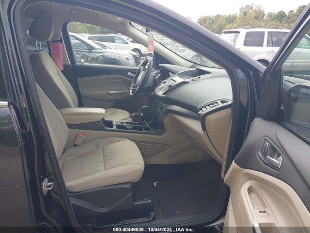 1FMCU9GD0HUC25355 Ford ESCAPE SE
