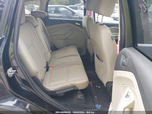 1FMCU9GD0HUC25355 Ford ESCAPE SE