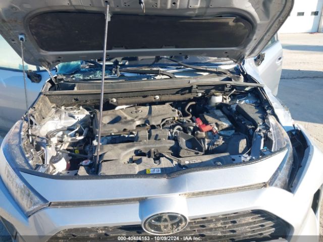 2T3F1RFV2NC258281 Toyota RAV4 LE