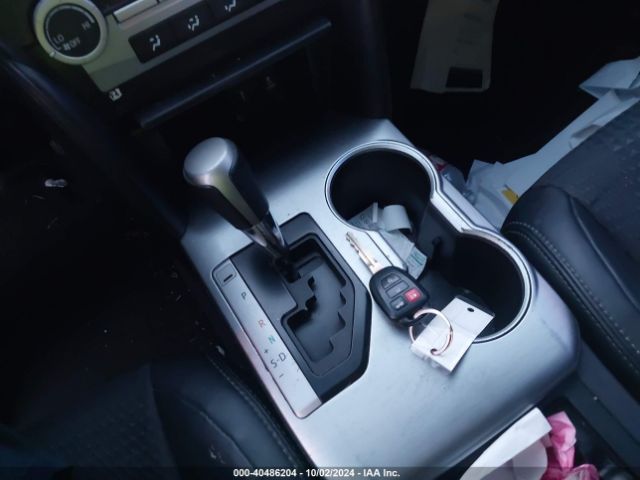 4T1BF1FK1EU418326 Toyota CAMRY SE