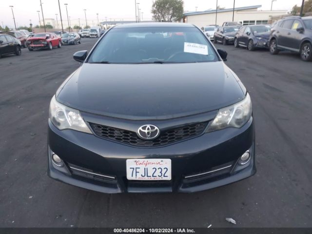 4T1BF1FK1EU418326 Toyota CAMRY SE