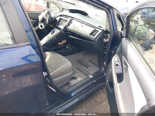 Toyota Prius Three 2015 JTDKN3DU3F0396104 Image 5