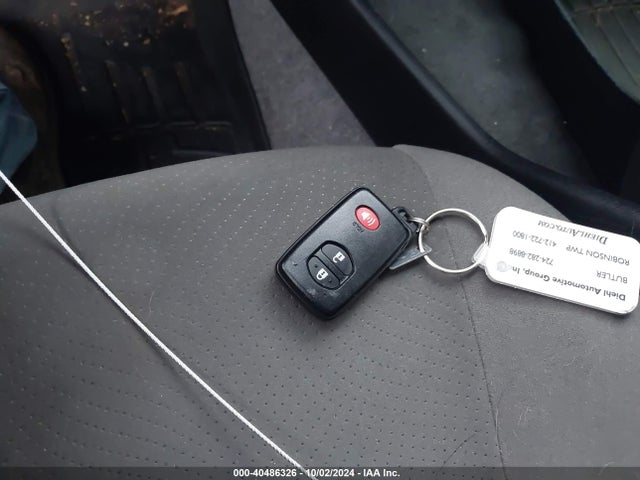 Toyota Prius Two 2015 JTDKN3DU1F1886227 Image 11