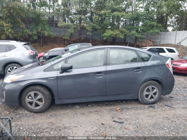 Toyota Prius Two 2015 JTDKN3DU1F1886227 Image 15