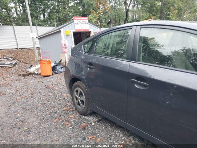 Toyota Prius Two 2015 JTDKN3DU1F1886227 Image 12