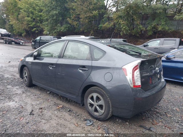 Toyota Prius Two 2015 JTDKN3DU1F1886227 Image 3