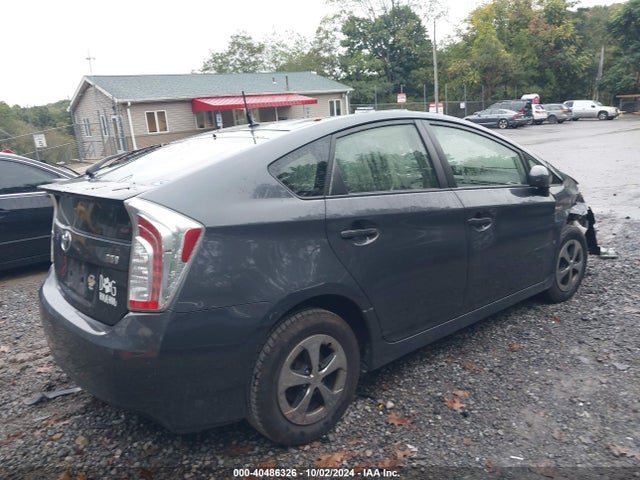 Toyota Prius Two 2015 JTDKN3DU1F1886227 Image 4