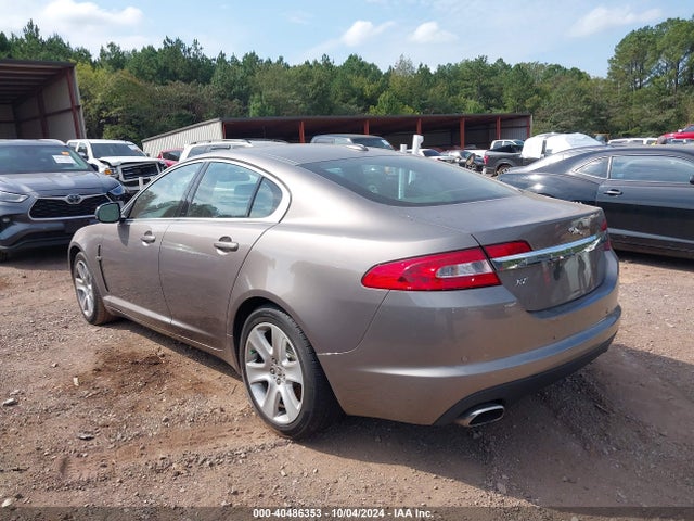 2011 JAGUAR XF SAJWA0FB0BLS13551 Photo 2