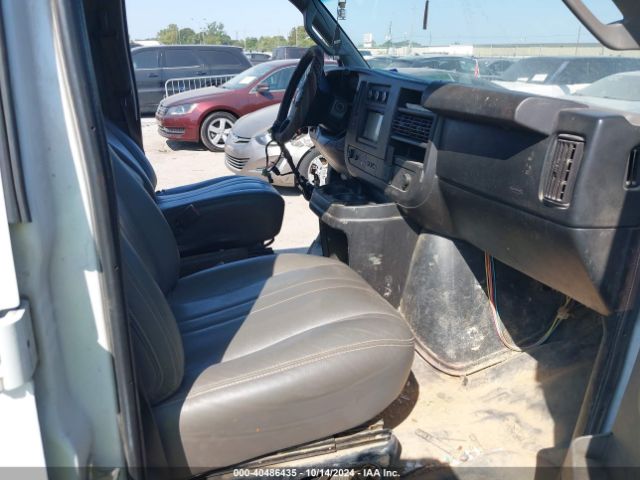 1GCWGBFP5K1140824 Chevrolet Express 2500 Work Van