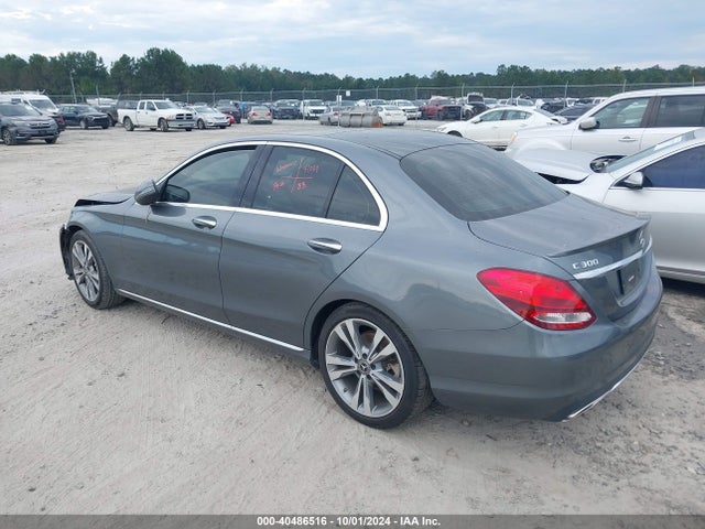 55SWF4JB8HU228033 Mercedes-Benz C 300 Luxury/sport