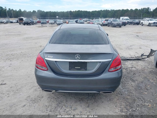 55SWF4JB8HU228033 Mercedes-Benz C 300 Luxury/sport