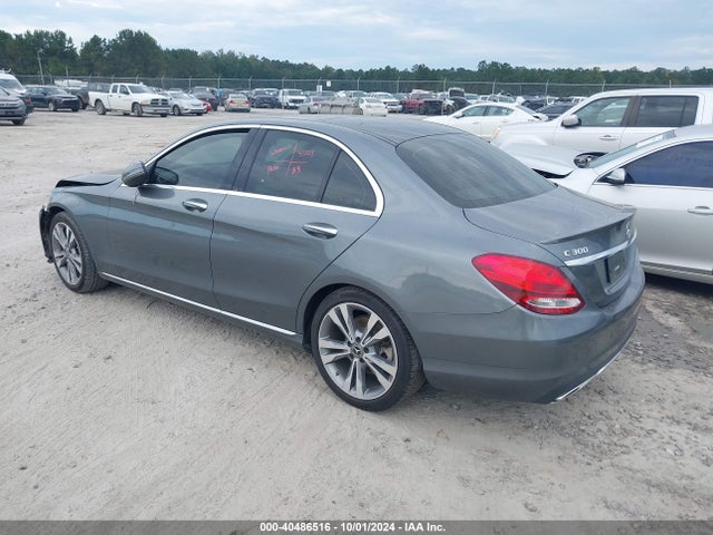 55SWF4JB8HU228033 Mercedes-Benz C 300 Luxury/sport