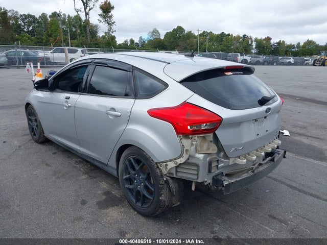 Ford FOCUS SE 2016 1FADP3K24GL308879 Image 3