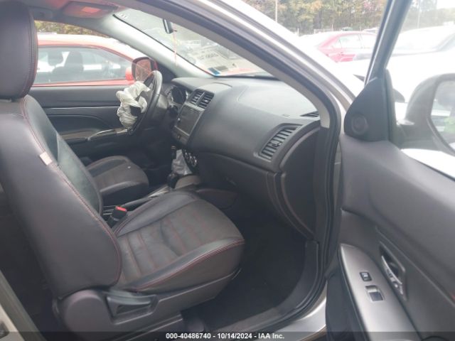 JA4AP3AW3JZ011117 Mitsubishi Outlander Sport 2.4 Se