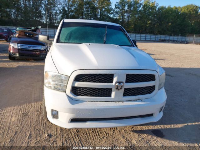 1C6RR7KT5JS200804 RAM 1500 Express  4x4 5'7 Box