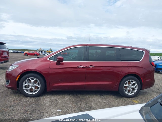 Chrysler Pacifica Touring Plus 2019 2C4RC1FG9KR522580 Image 14