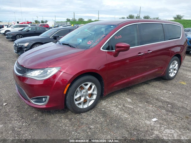 Chrysler Pacifica Touring Plus 2019 2C4RC1FG9KR522580 Image 2