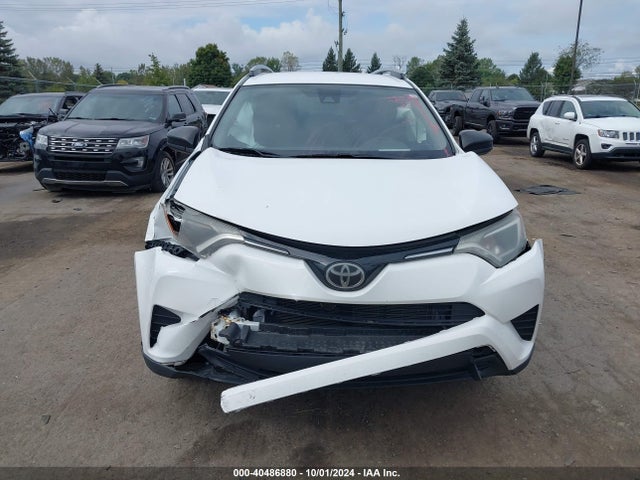 Toyota RAV4 LE 2017 2T3ZFREV9HW326336 Image 12