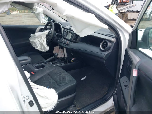 Toyota RAV4 LE 2017 2T3ZFREV9HW326336 Image 5