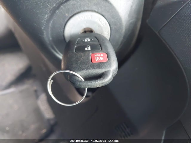 JTDKDTB32E1558410 Toyota Prius C One