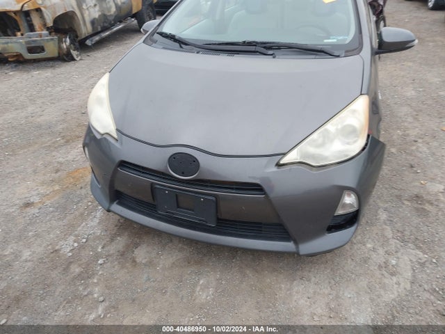 JTDKDTB32E1558410 Toyota Prius C One